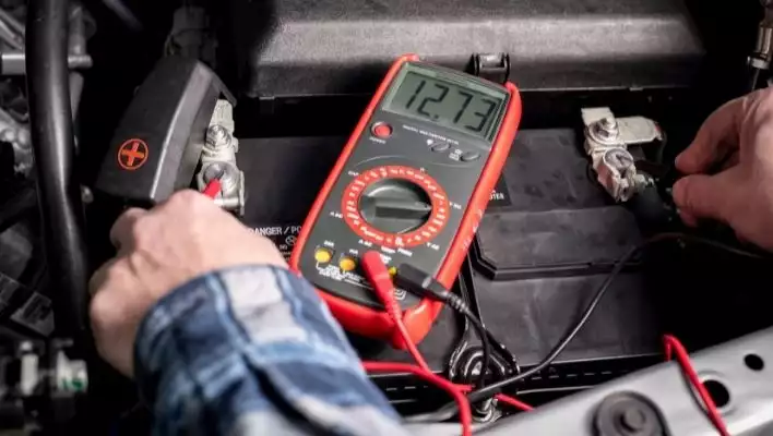 why battery voltage drops when accelerating